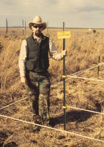 Electric fence at PLNWR ( Gary Pierce- N. C. Coop. Extension Service)